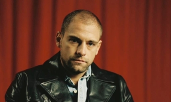 Leikari í fangelsi í kjölfar ósanngjarnra réttarhalda